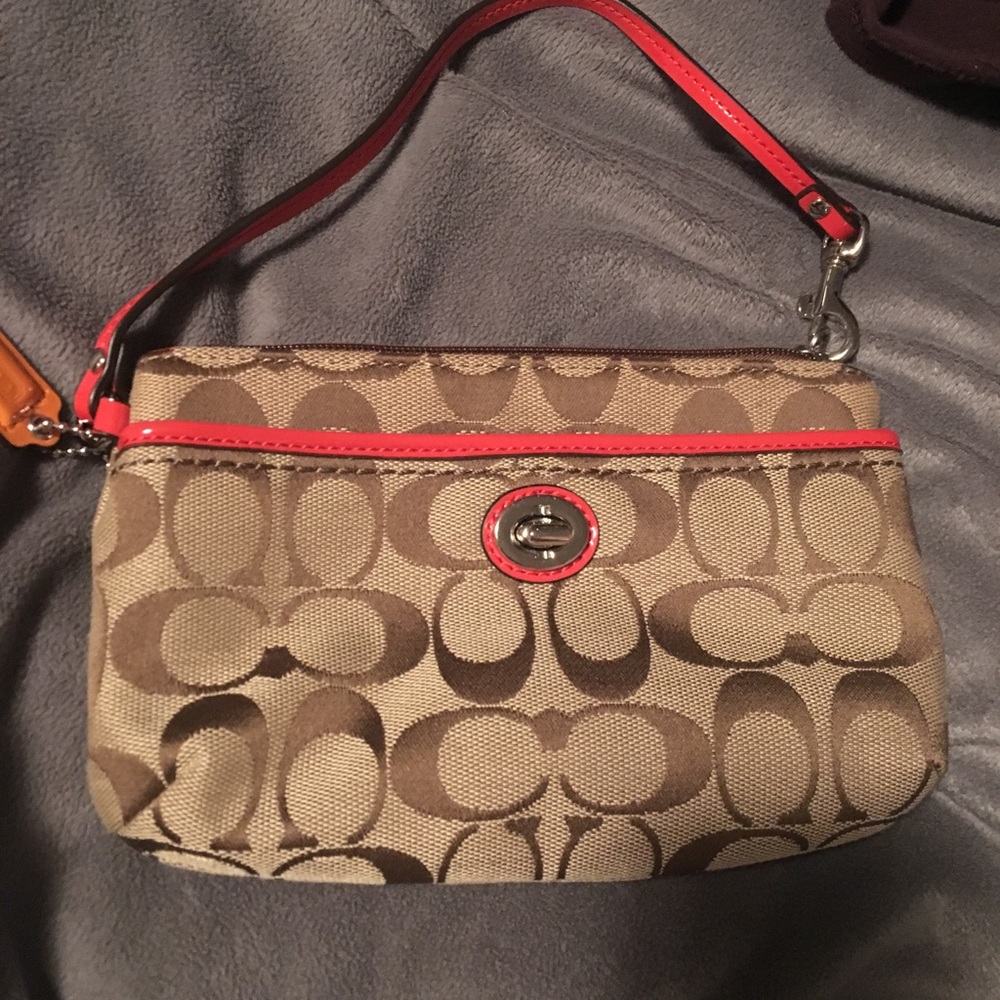 NWOT authentic Coach signature C print clutch